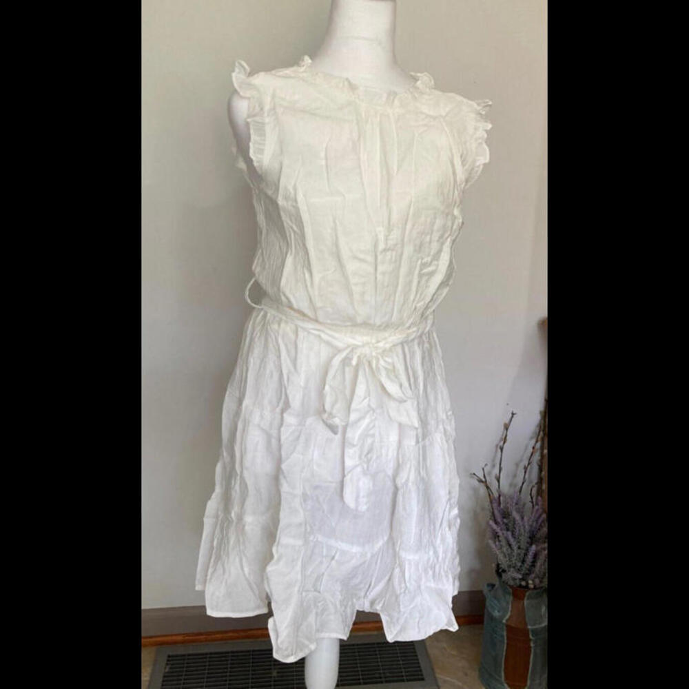 White Size Sm. Sleeveless with Ruffles High Neck Tie Front Knee Length Dress